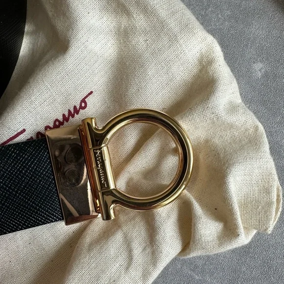 SALVATORE FERRAGAMO Black Tiff blue Leather Gancini Logo Buckle Reversible Belt